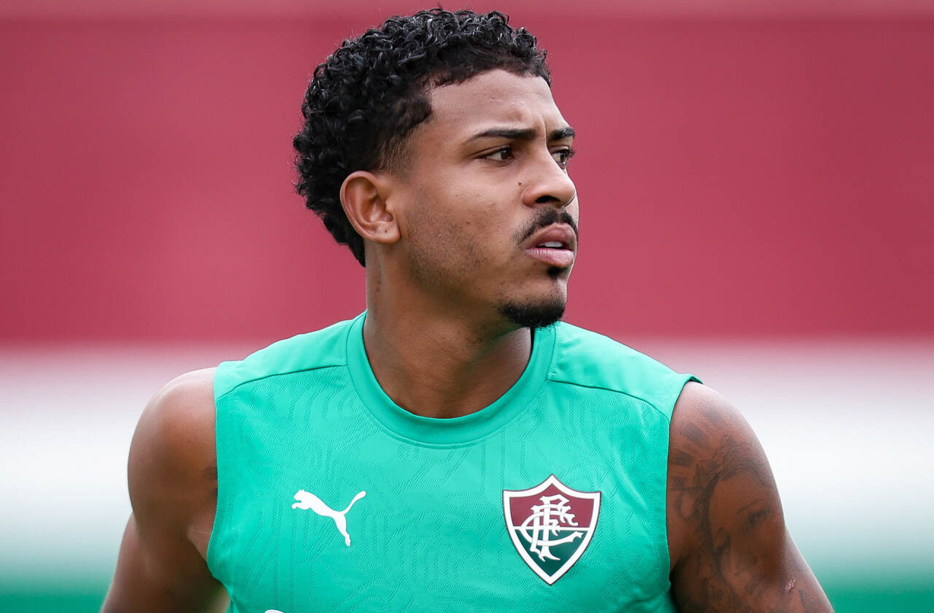 John Kennedy antecipa retorno aos treinos no Fluminense