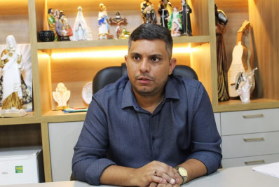 Prefeito acusa a própria mãe por 'golpe do investimento' usando seu nome para jogar no tigrinho