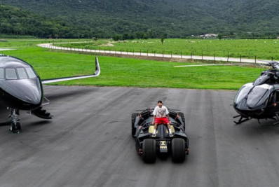 Neymar exibe Batmóvel, jato e helicóptero avaliados em mais de R$ 310 milhões