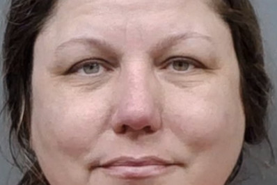 Mulher é presa acusada de matar dois ex-maridos a tiros no mesmo dia