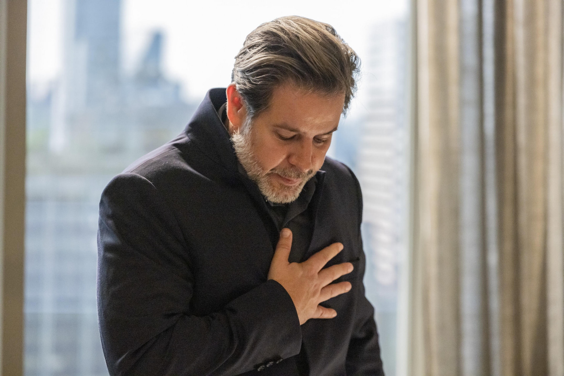 Ferette passa mal ao saber que Rogério está vivo - Fabio Rocha / TV Globo