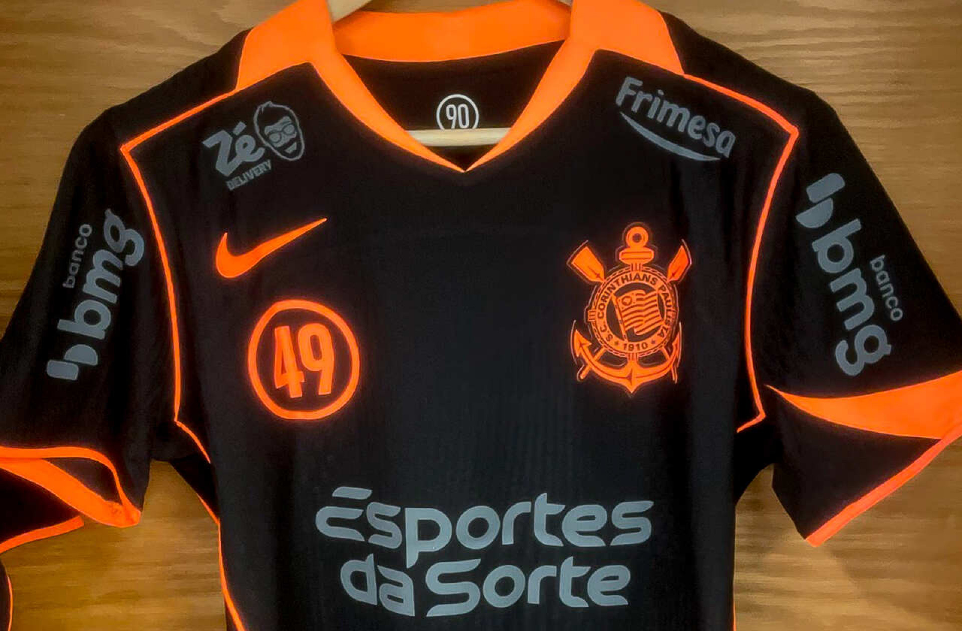 Corinthians avan&ccedil;a em renova&ccedil;&atilde;o de patroc&iacute;nio e abandona plano de bet pr&oacute;pria