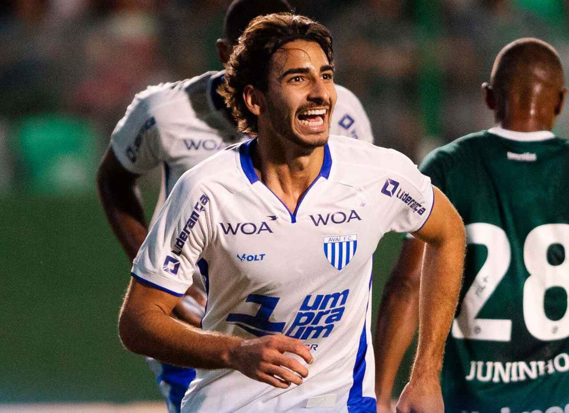 Maxime e JP ganham nova chance no Vasco e ser&atilde;o observados por Diniz