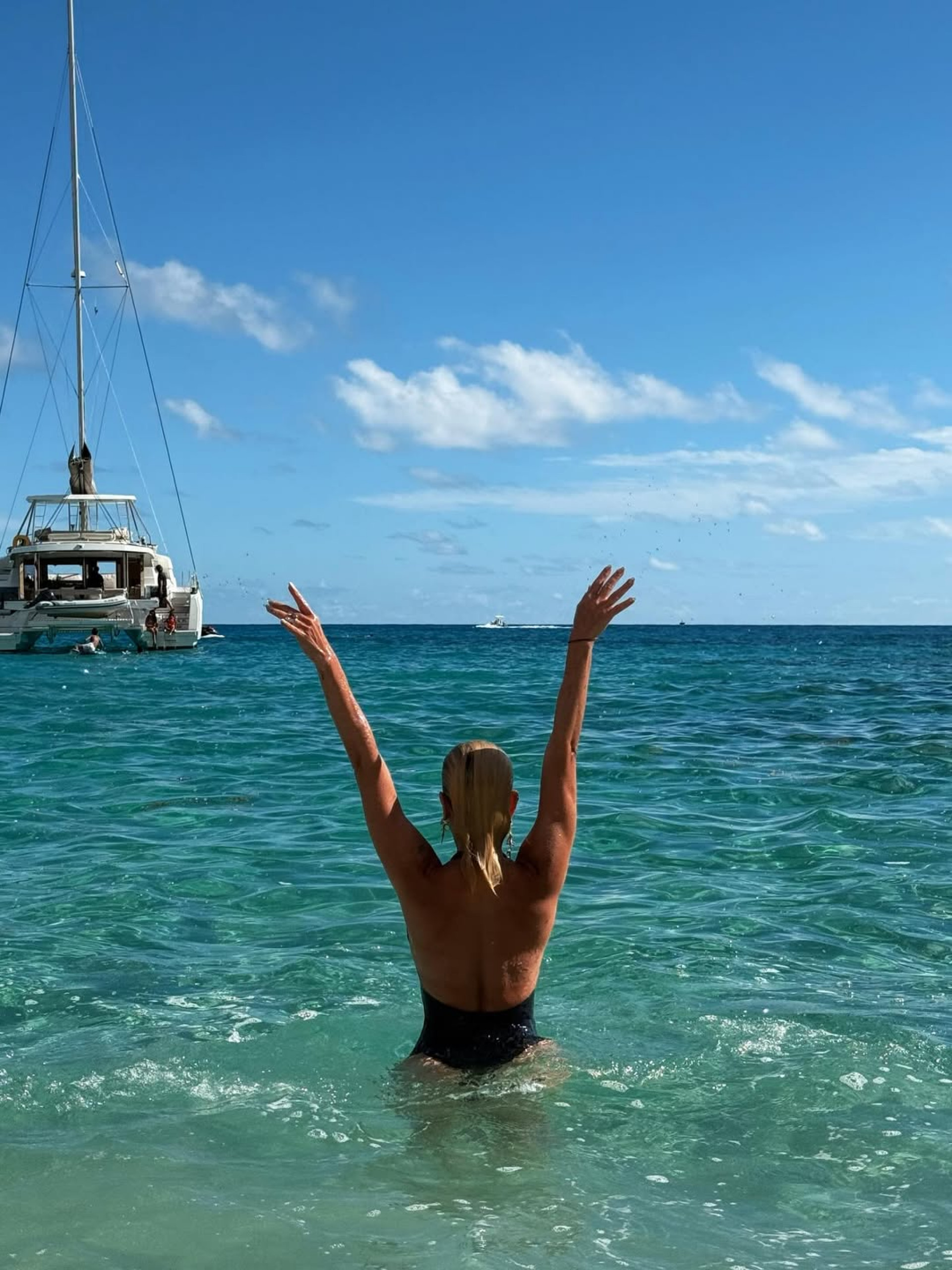 Danielle Winits exibe corpão em viagem de férias com o filho - Reprodução / Instagram