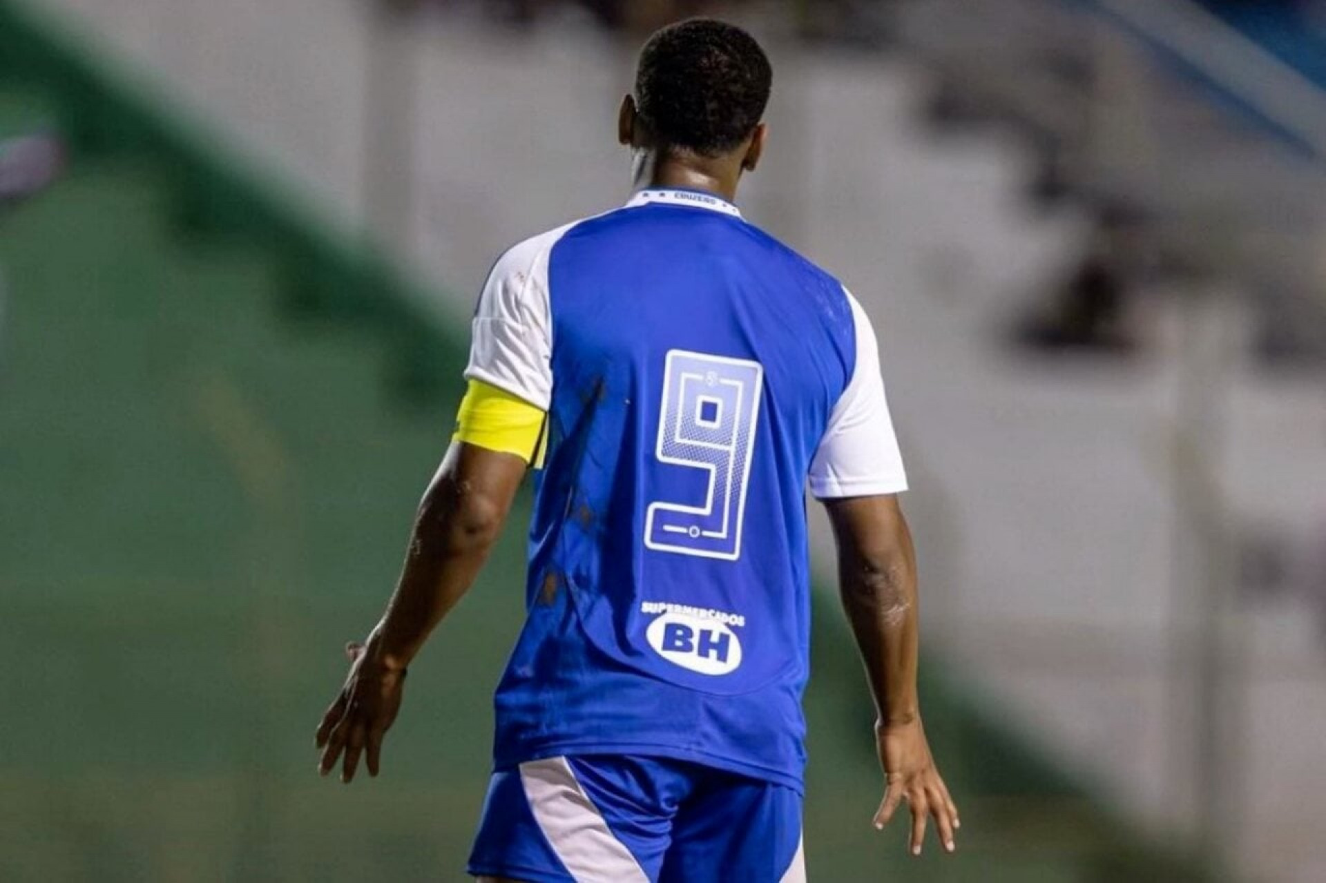 Cruzeiro derruba “muralha”, vence no fim e garante vaga antecipada na Copinha