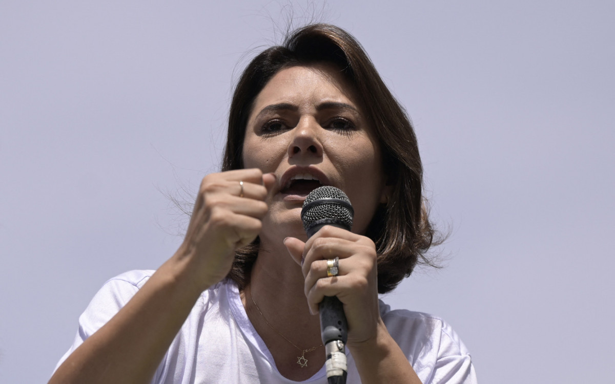 Michelle divulga vídeo de Nikolas Ferreira após briga do deputado com Eduardo Bolsonaro