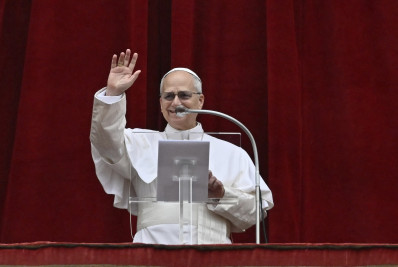Papa convoca cardeais de todo o mundo após pedidos por governança colegiada