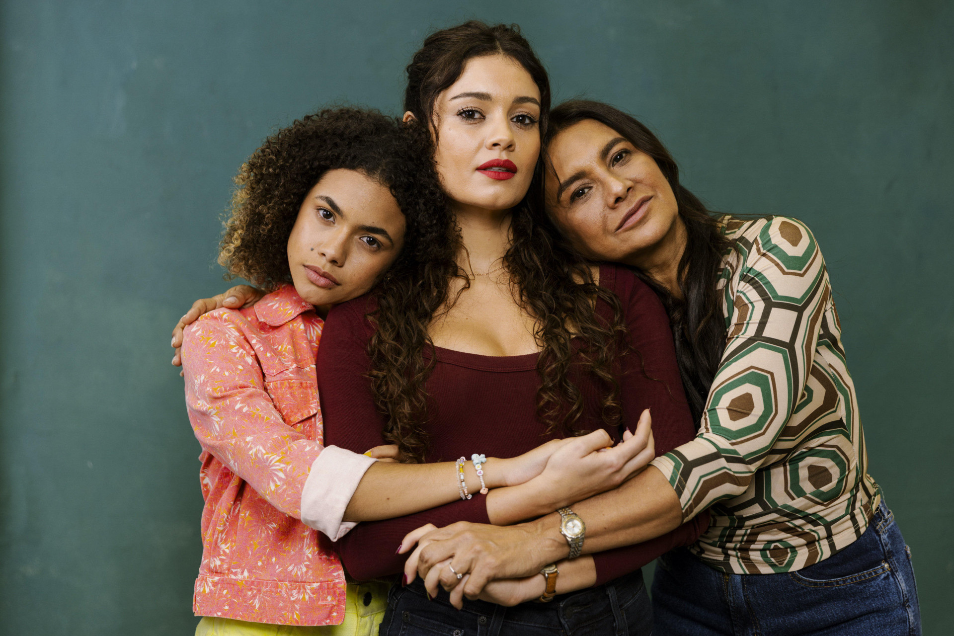 Joélly (Alana Cabral), Gerluce (Sophie Charlotte) e Lígia (Dira Paes) - Victor Pollak / TV Globo