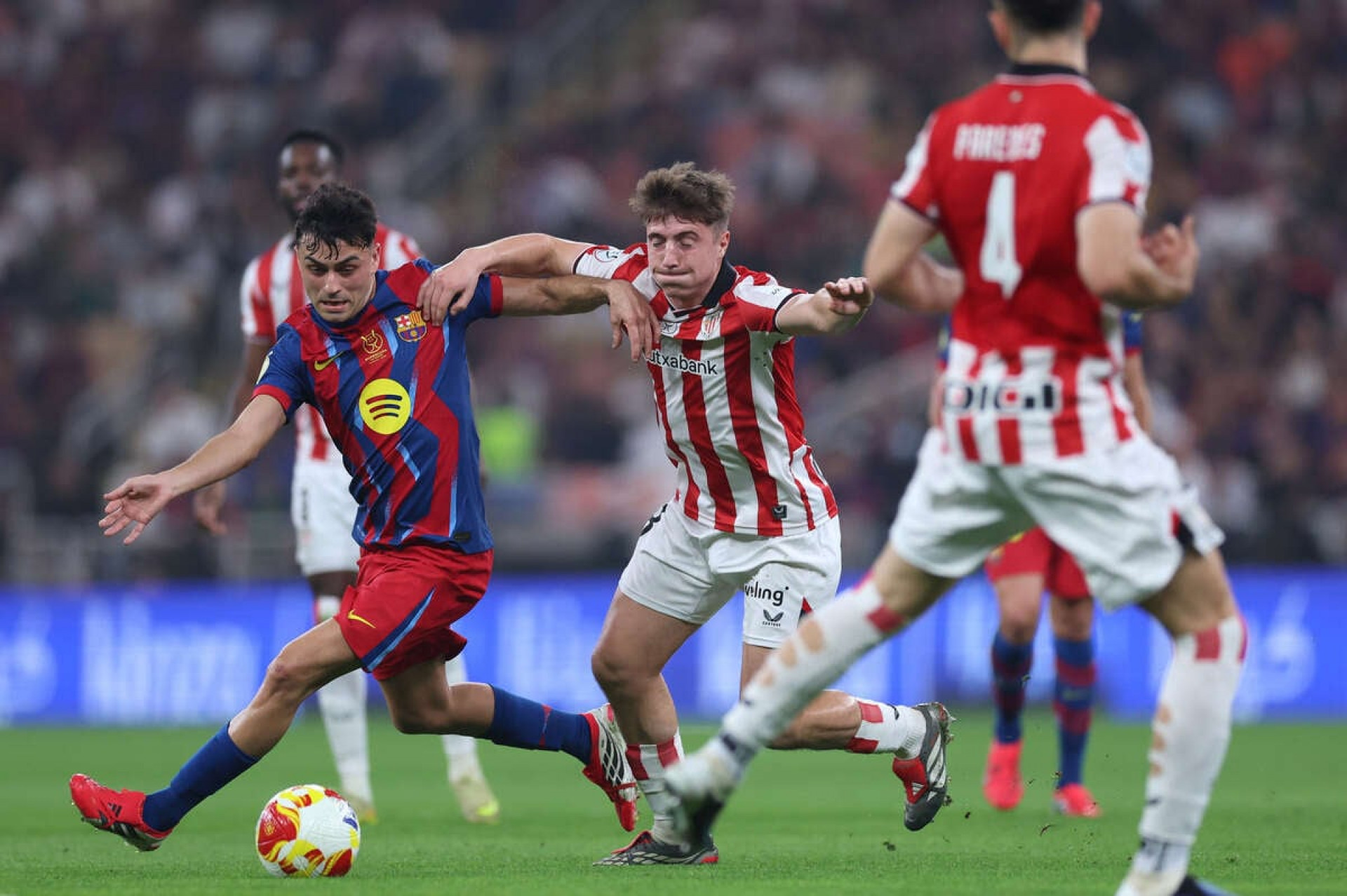 Barcelona vence Athletic Bilbao com dois de Raphinha e vai &agrave; final da Supercopa da Espanha
