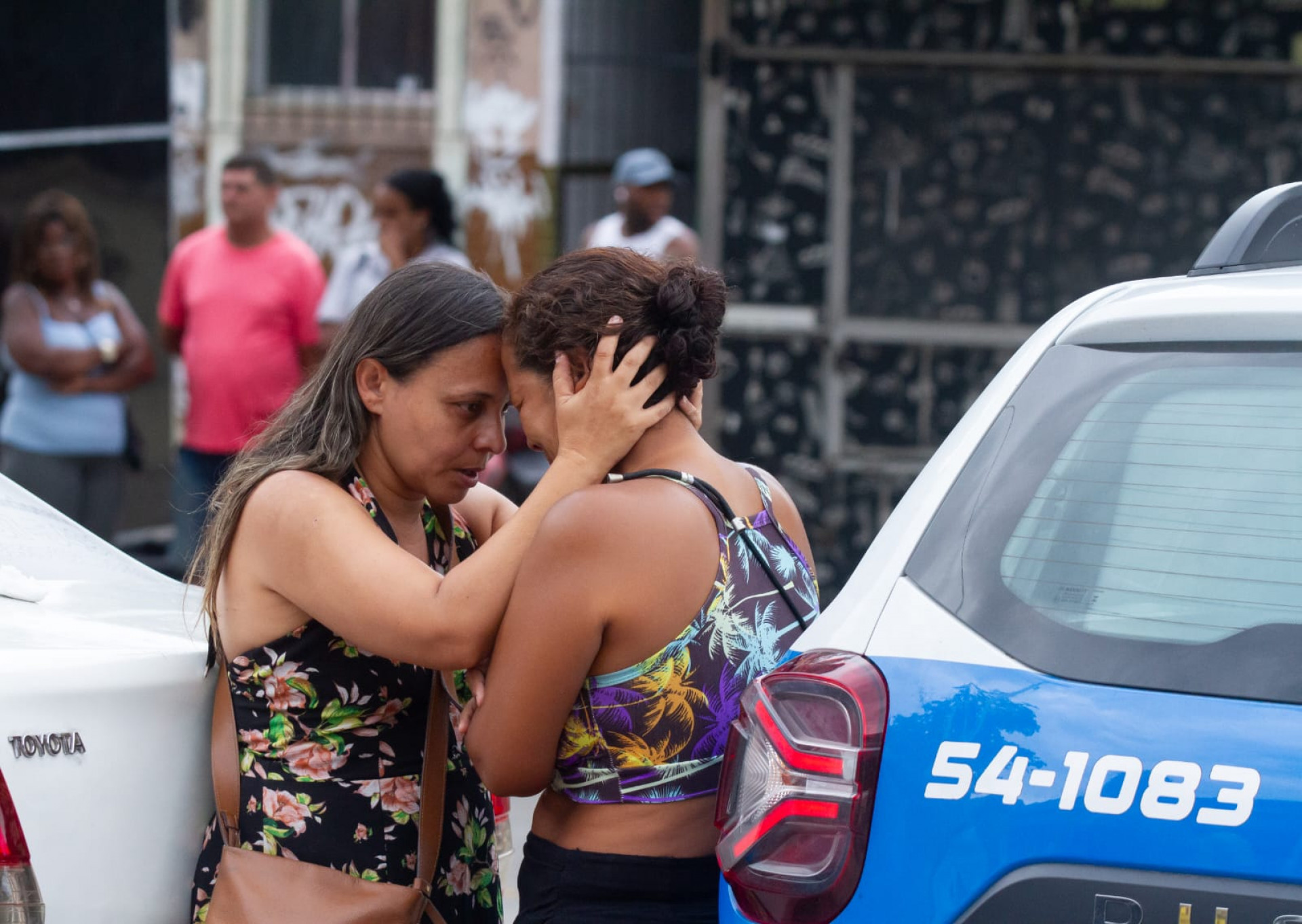 M&atilde;e de Marcelly Passos recebe apoio ap&oacute;s morte da filha no Engenho de Dentro - &Eacute;rica Martin / Ag&ecirc;ncia O Dia