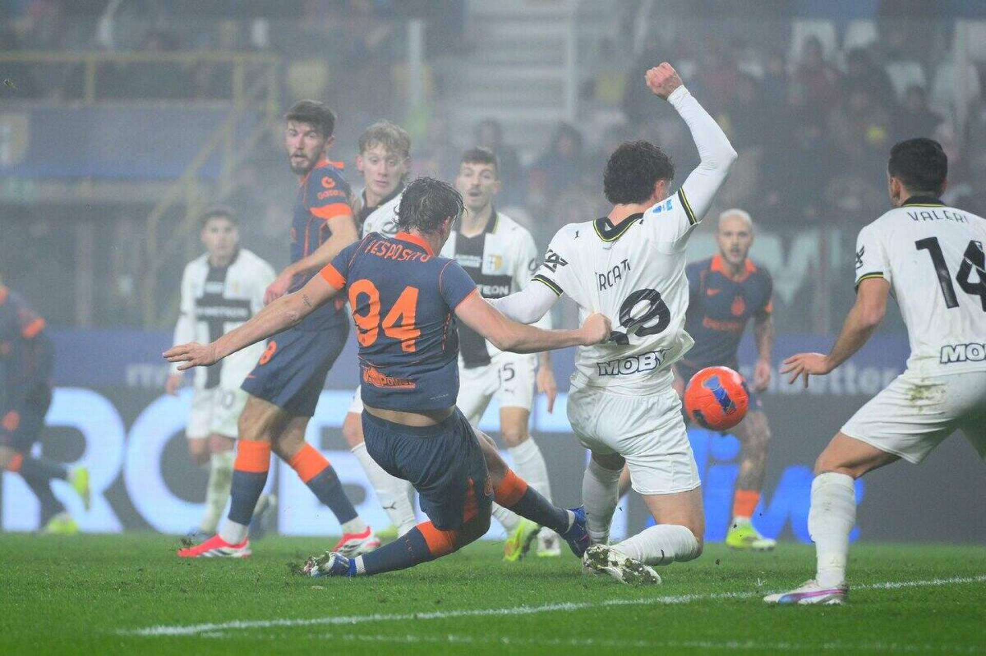 Inter de Mil&atilde;o vence o Parma fora de casa e abre vantagem na ponta do Italiano