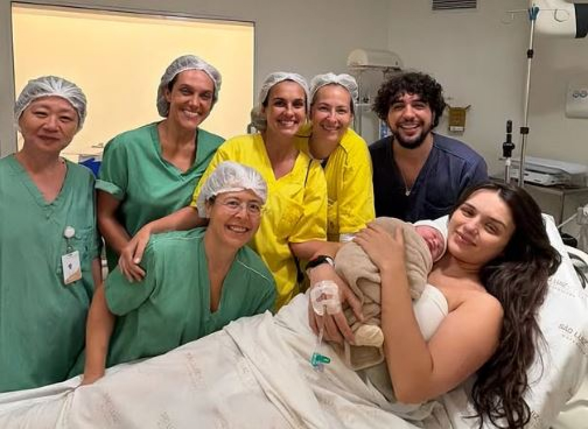 Nattanzinho postou foto agradecendo à equipe médica envolvida no parto - Reprodução / Instagram