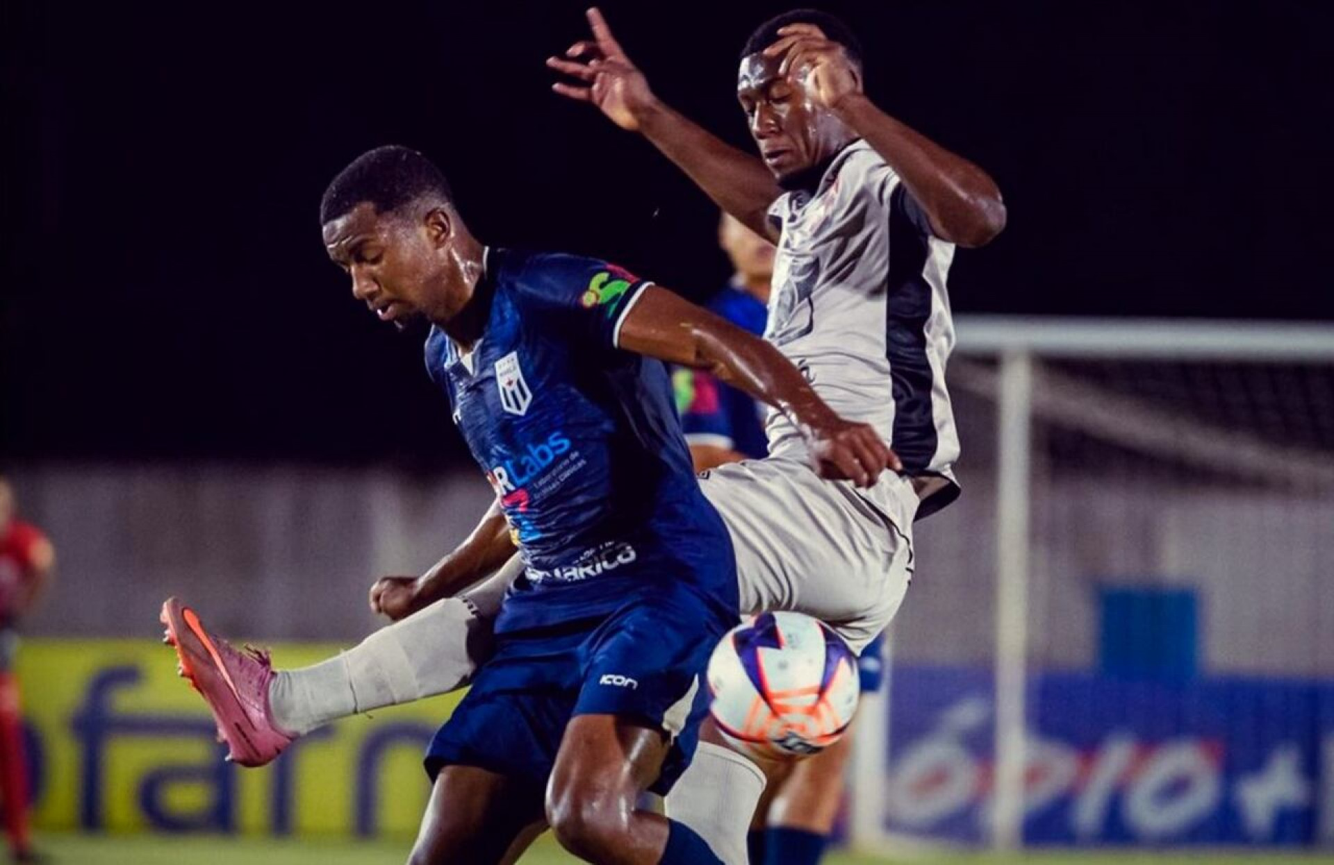 Athletico, com um a menos, supera Maric&aacute; e vence a primeira na Copinha