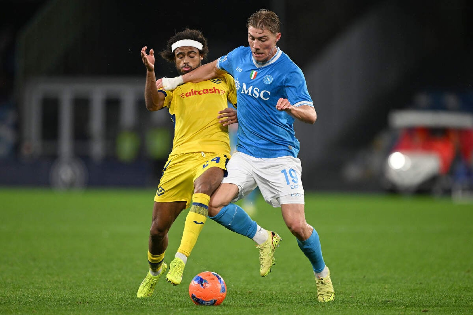 Italiano: Napoli reage no segundo tempo e empata com Verona em casa