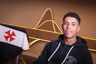 Vasco atinge limite de estrangeiros e avalia futuro de jogadores