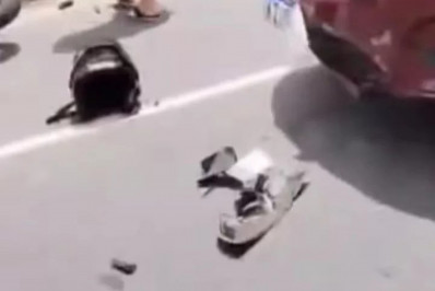 Acidente entre carro e moto é registrado na altura da Praia do Forte em Cabo Frio