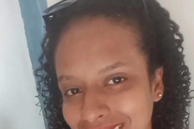 Vendedora morta a facadas pelo ex-namorado é sepultada na Zona Norte