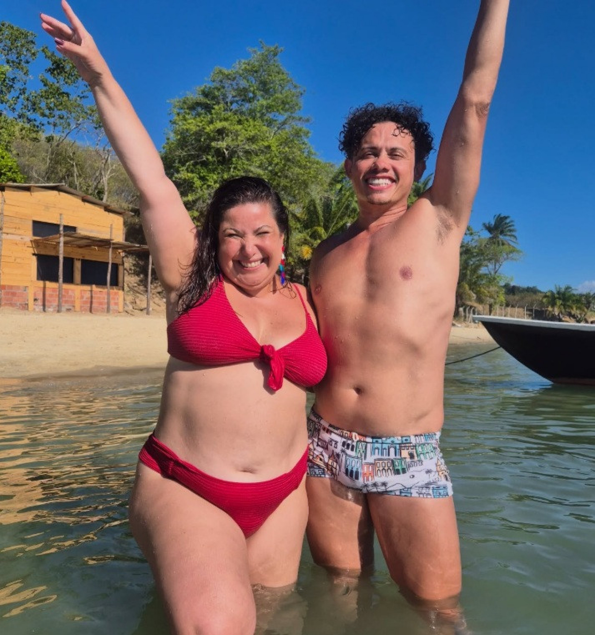 Mariana Xavier e Silvero Pereira em Salvador, Bahia - Reprodução / Instagram