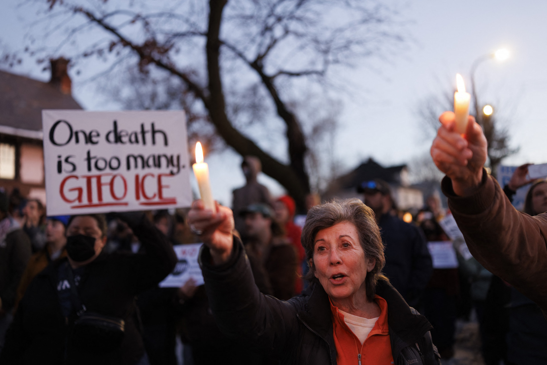 Milhares de manifestantes foram às ruas em Minneapolis - AFP