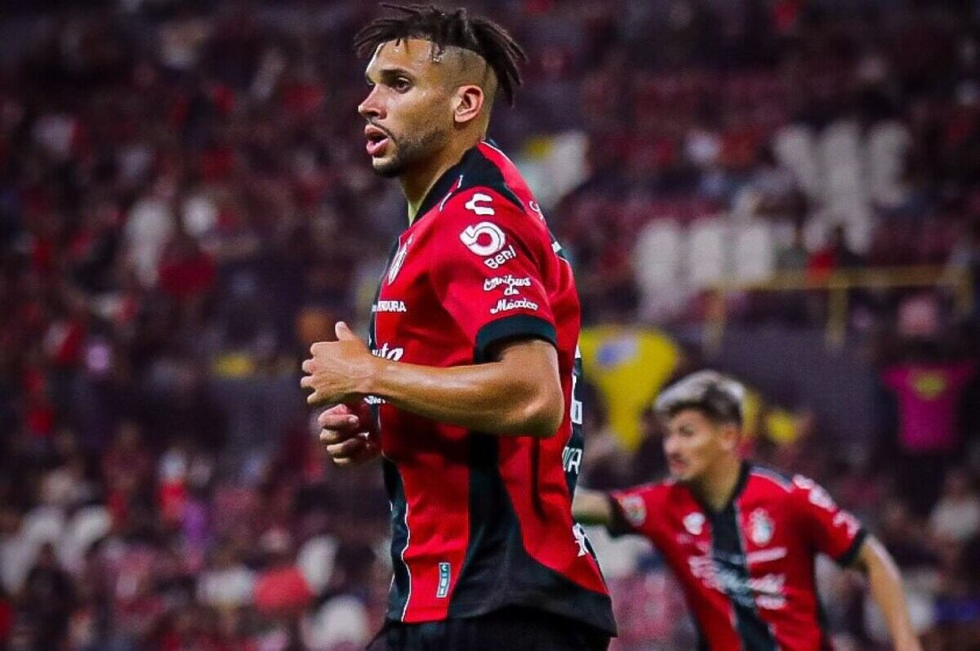 S&atilde;o Paulo negocia a contrata&ccedil;&atilde;o do zagueiro Doria