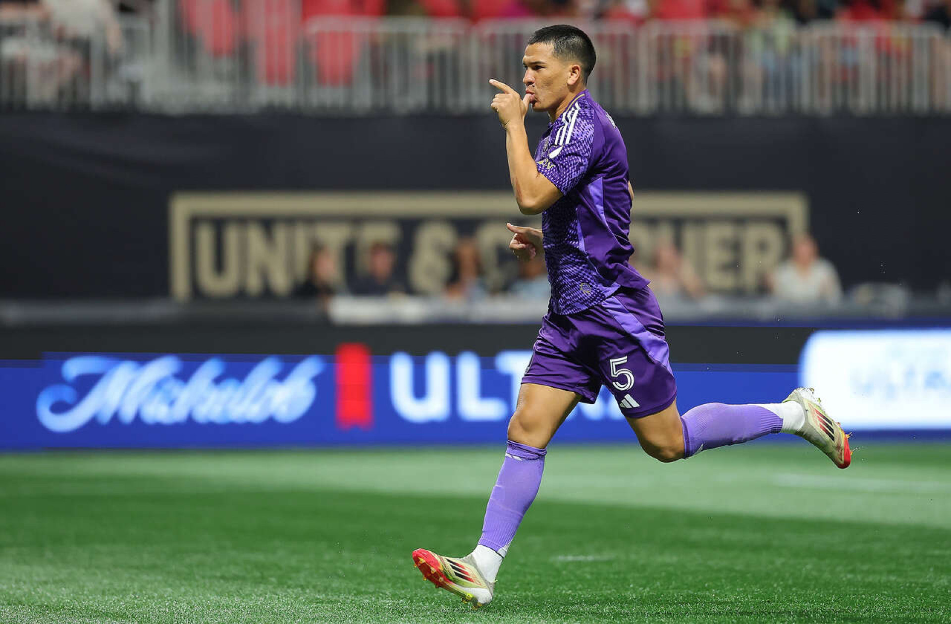 Internacional estuda avan&ccedil;ar na contrata&ccedil;&atilde;o de volante indicado por Pezzolano