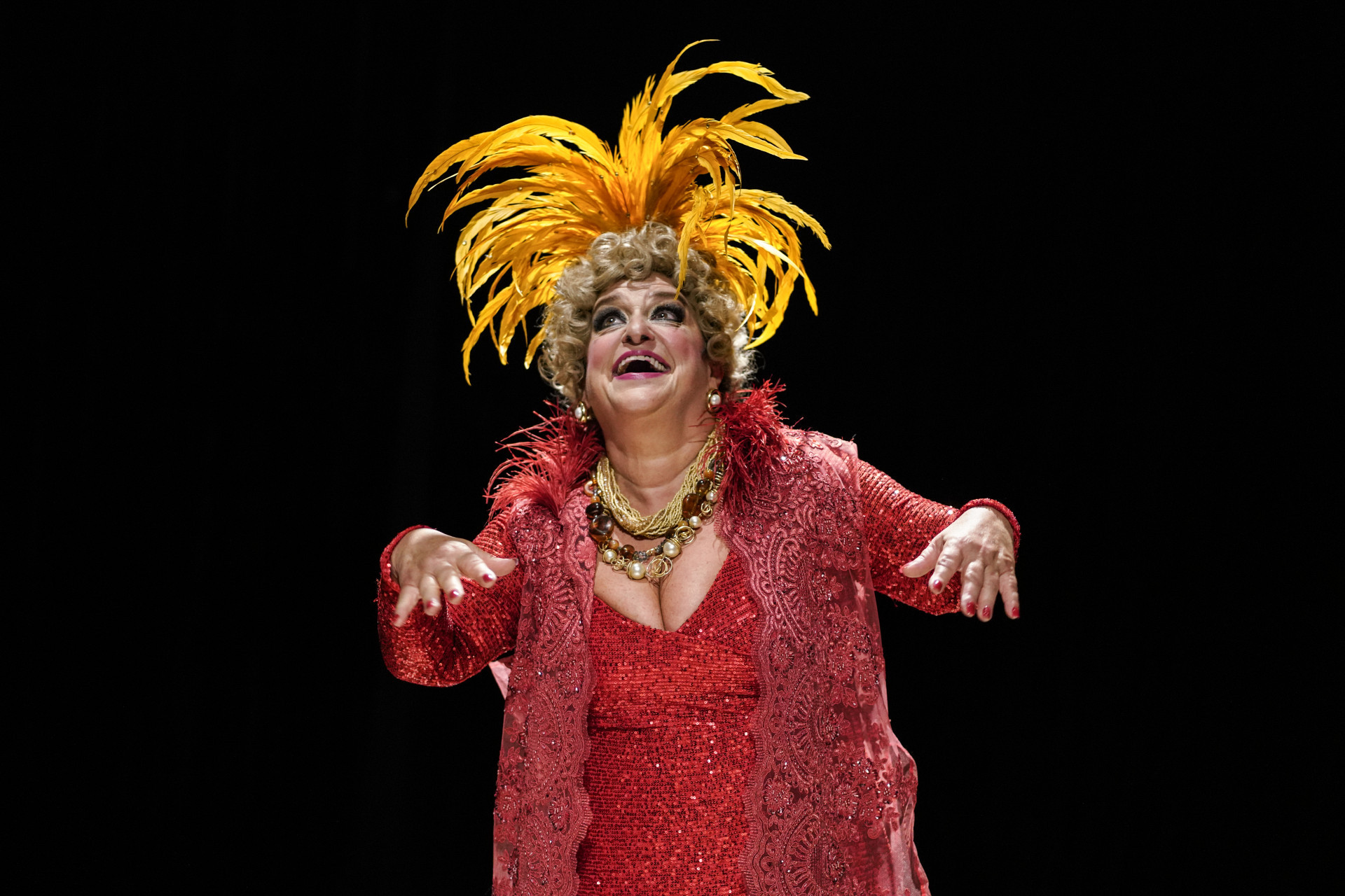 Grace Gianoukas interpreta Dercy Gonçalves no espetáculo 'Nasci Pra Ser Dercy' - Heloisa Bortz / Divulgação