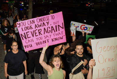 Casa Branca defende polícia migratória após agente matar mulher