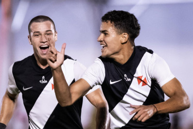 Vasco toma susto, mas vence o I9 de virada e avança na Copinha