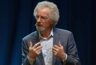 Famoso escritor cristão revela que traiu mulher por oito anos e anuncia aposentadoria