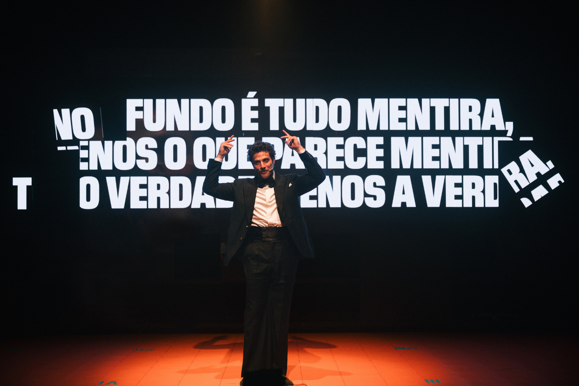 'Peça infantil - A vida e as opiniões do Cavalheiro Roobertchay' promete recriar o conceito de biografia - Mayra Azzi / Divulgação