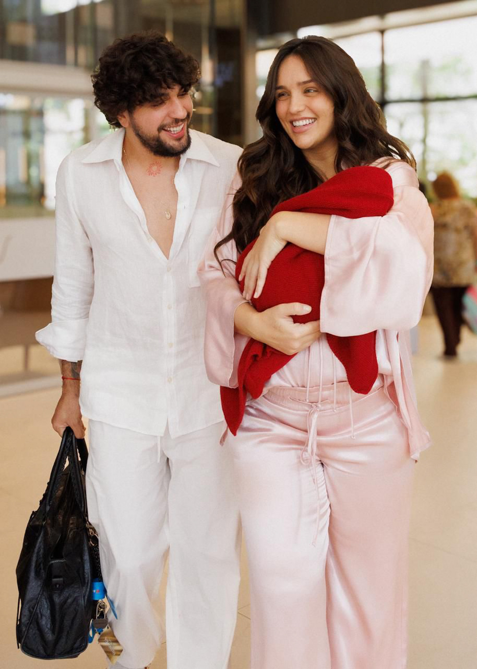 Rafa Kalimann e Nattan deixam a maternidade com Zuza - Brazil News