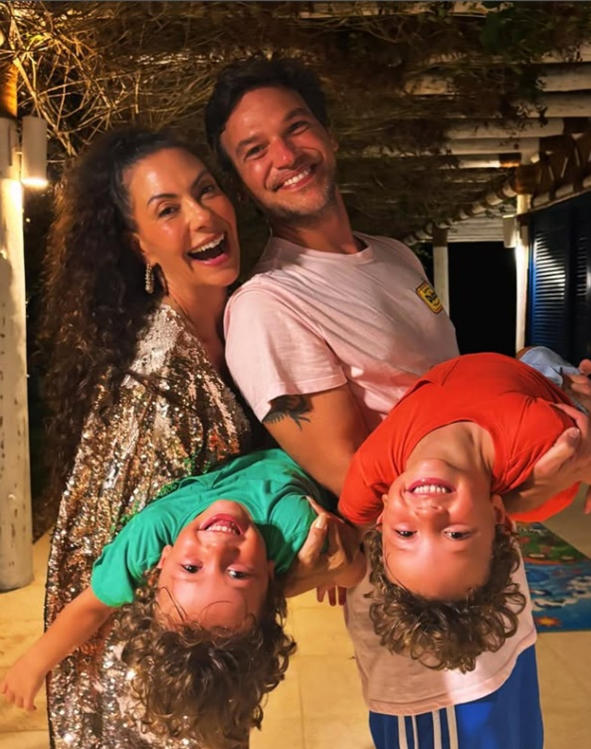 Emilio Dantas, Fabiula Nascimento, Roque e Raul - Reprodução / Instagram