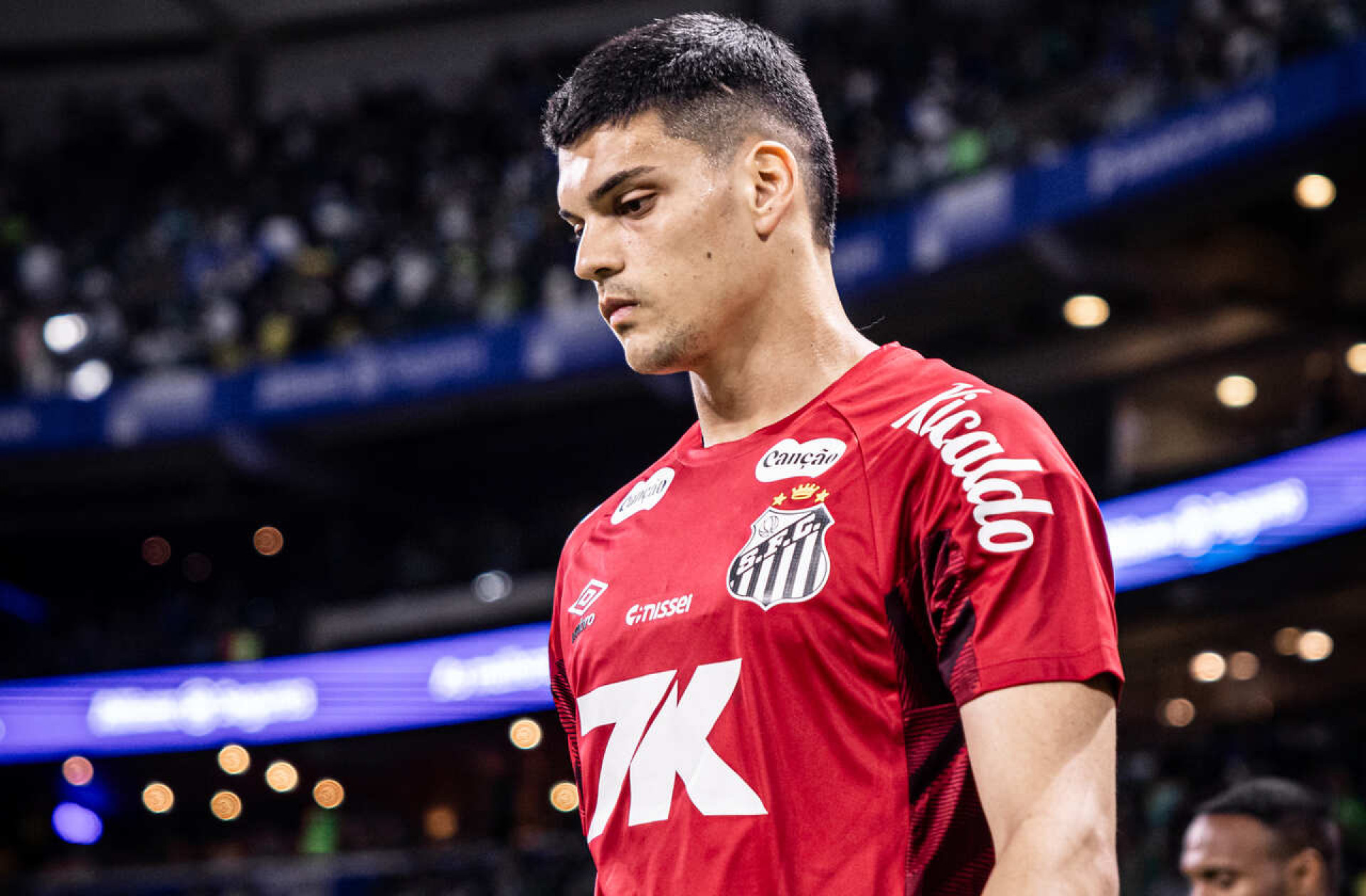 Gabriel Braz&atilde;o n&atilde;o garante perman&ecirc;ncia no Santos ap&oacute;s interesse do Flamengo