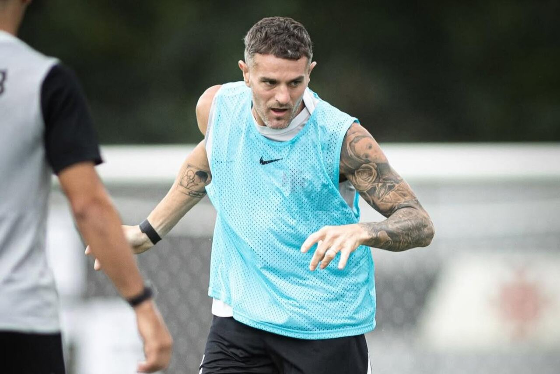 Reserva e caro: por que o Vasco admite ouvir propostas por Vegetti?