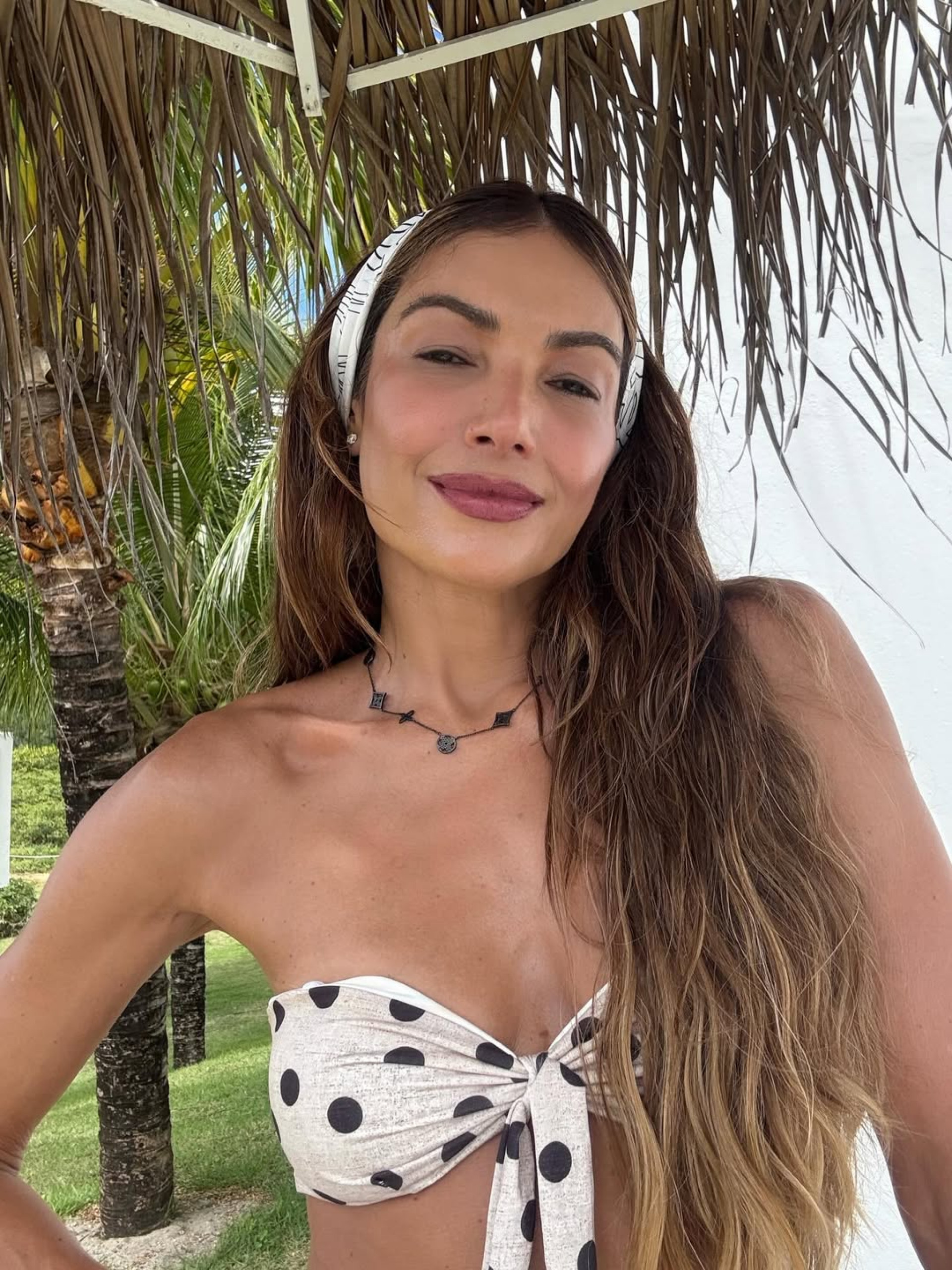 Patrícia Poeta aposta em biquíni vintage para curtir as férias - Reprodução / Instagram