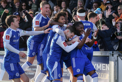 Atual campeão, Crystal Palace perde para time da sexta divisão e cai da Copa da Inglaterra
