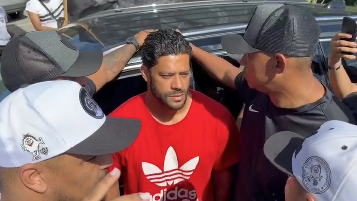 Hulk desabafa, rebate torcedor em protesto e aumenta tensão no Atlético-MG