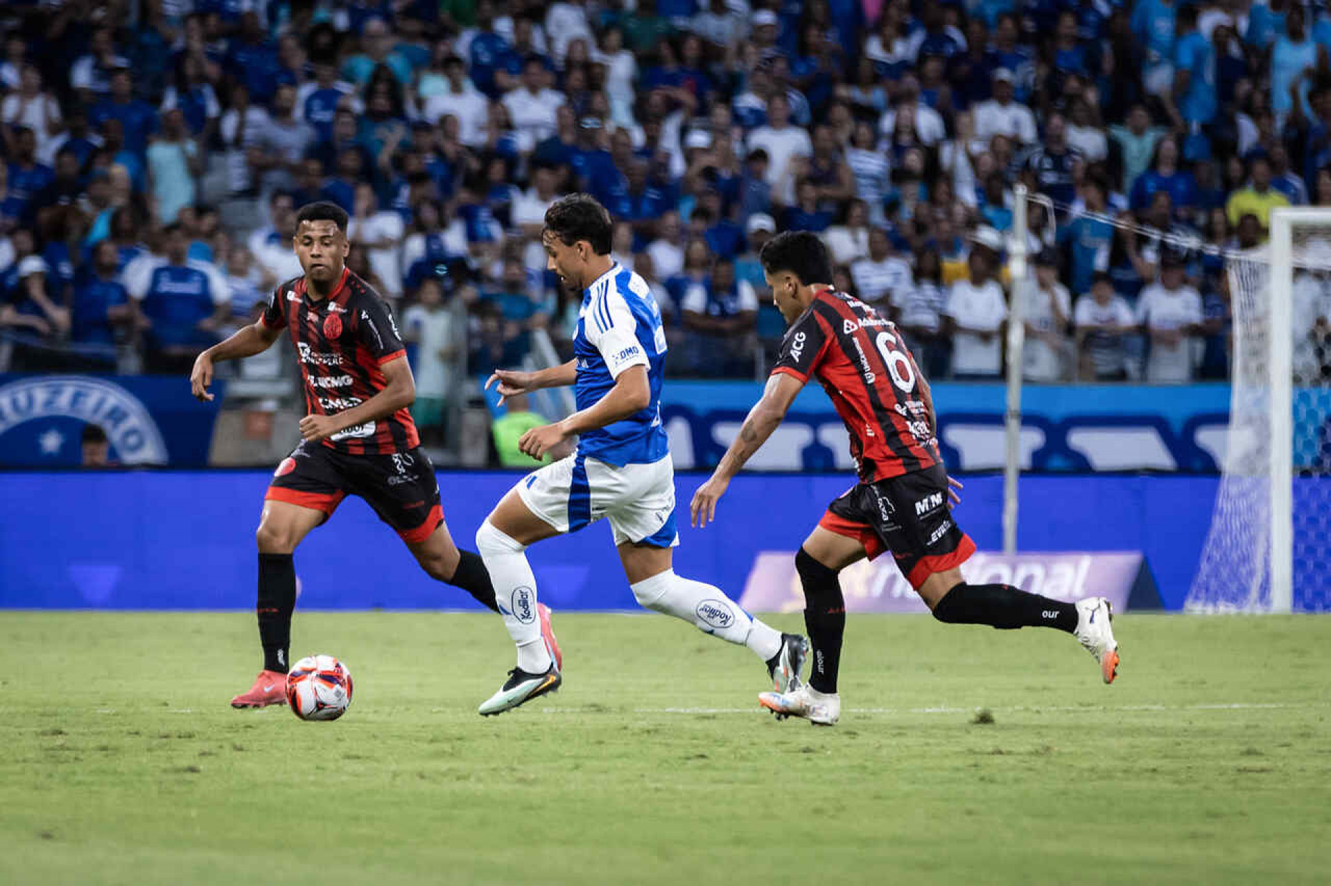 Com time alternativo, Cruzeiro perde para o Pouso Alegre na estreia no Mineiro