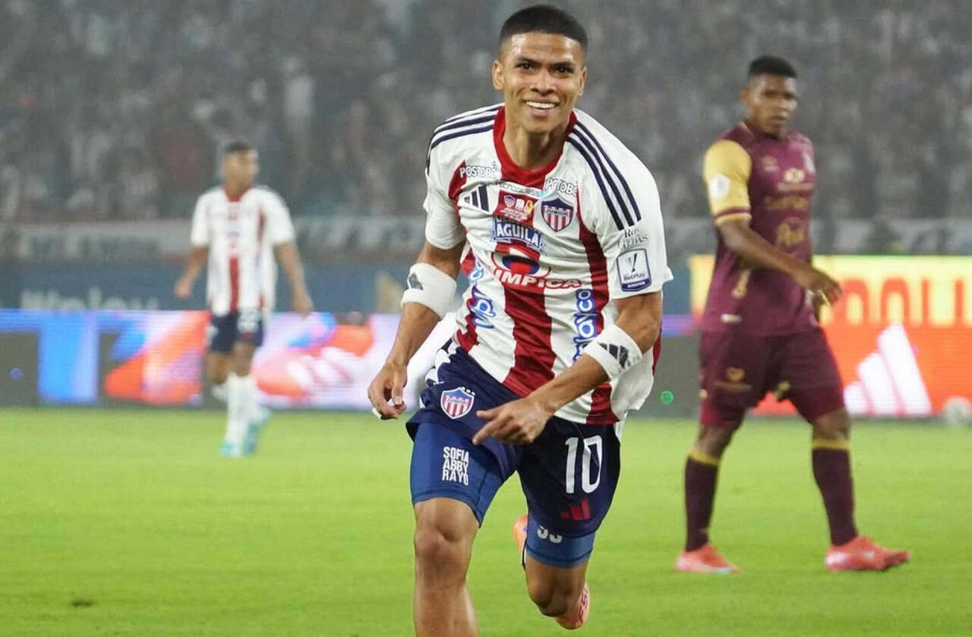 Gr&ecirc;mio confirma a contrata&ccedil;&atilde;o do atacante Jos&eacute; Enamorado