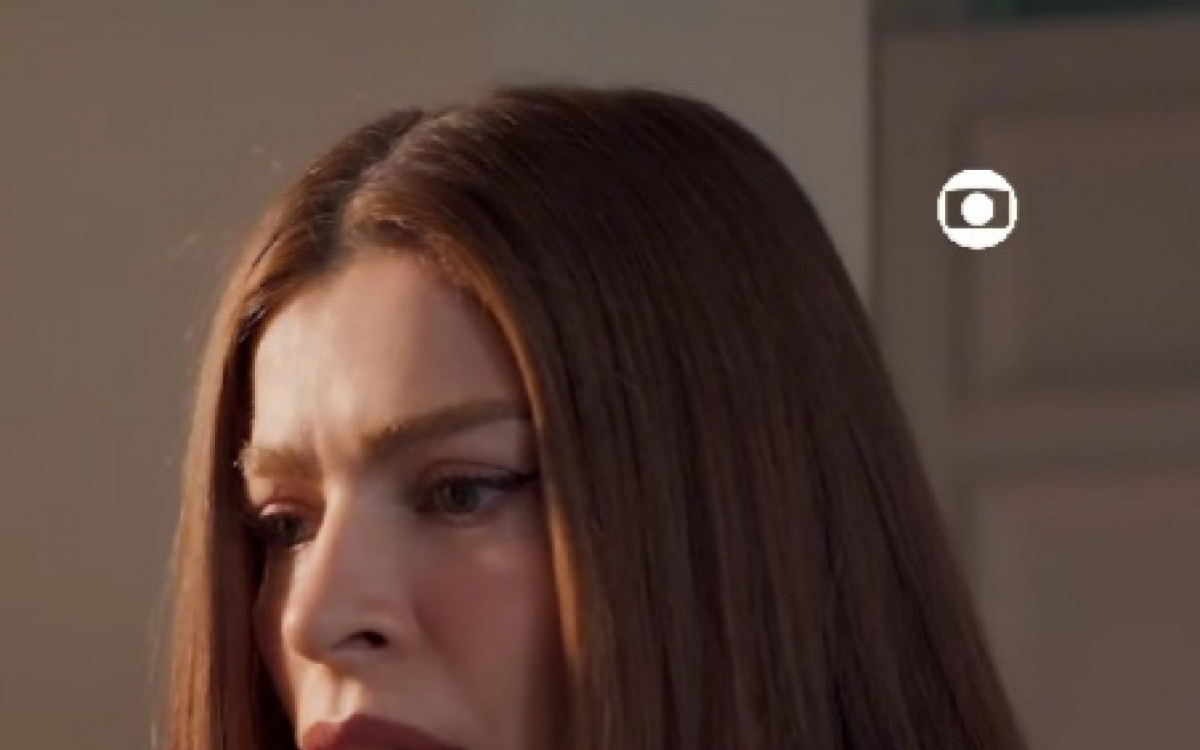 Grazi Massafera vivendo a personagem Arminda em 'Tr&ecirc;s Gra&ccedil;as'