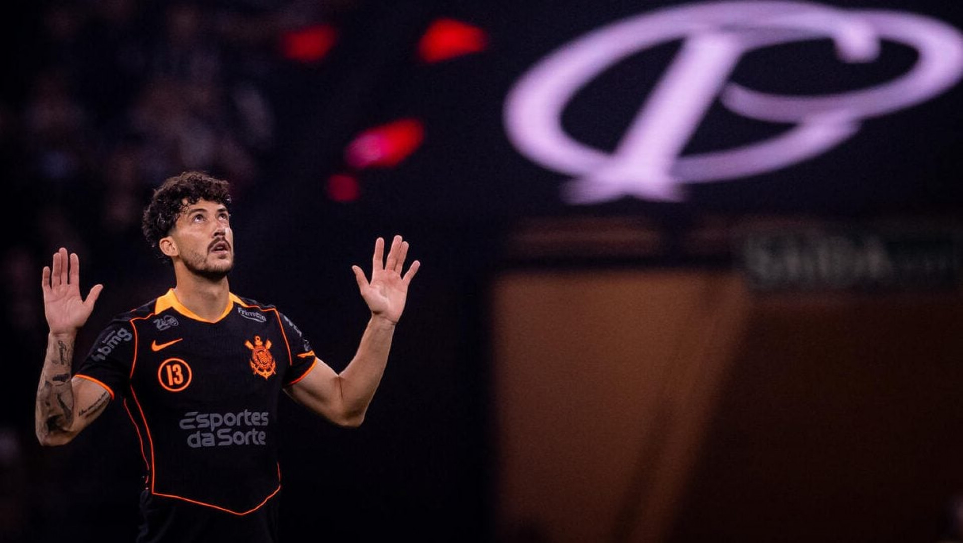 Corinthians domina Ponte Preta e vence em estreia no Paulist&atilde;o