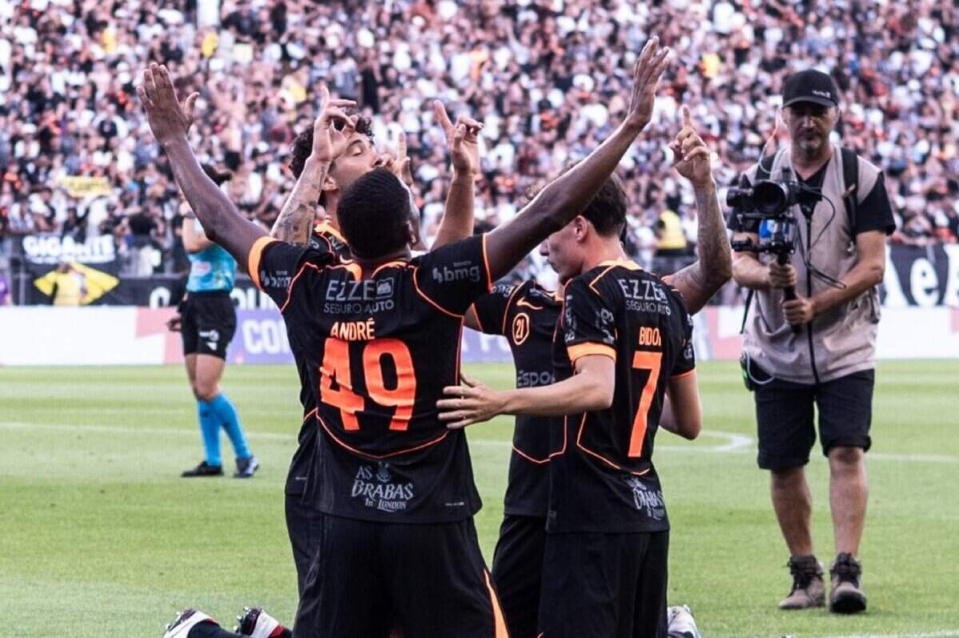 Dorival aprova estreia do Corinthians e revela mudan&ccedil;a t&aacute;tica que garantiu a vit&oacute;ria