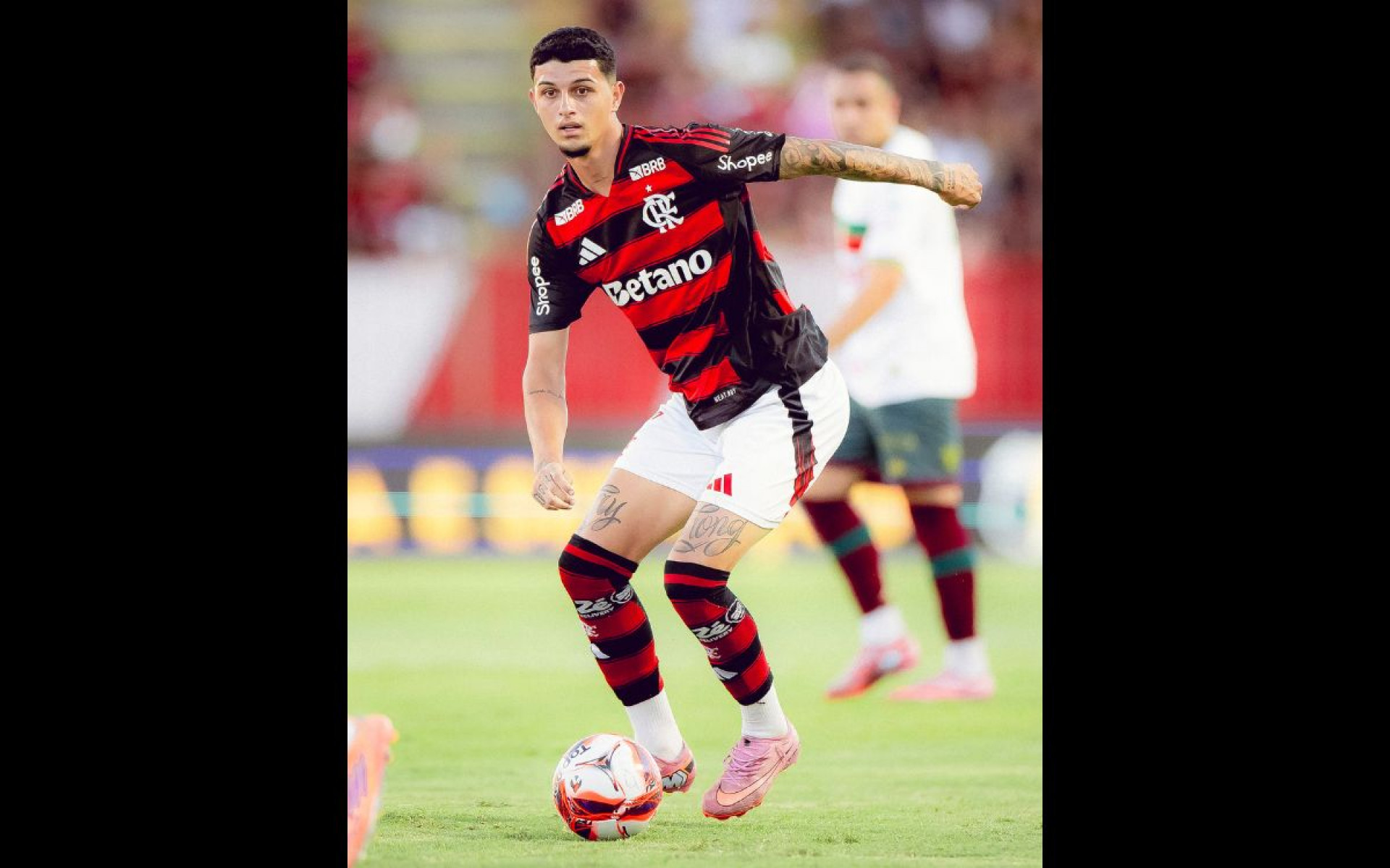 Pablo Lucio em a&ccedil;&atilde;o pelo Flamengo diante da Portuguesa, no Raulino de Oliveira - Adriano Fontes / Flamengo