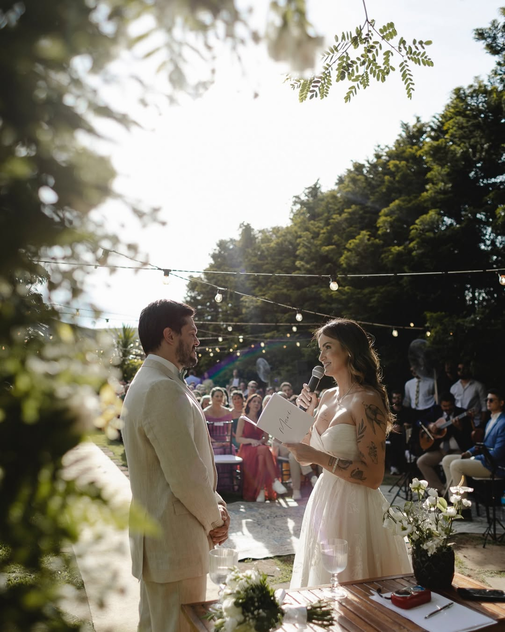 Mari Palma e Osmar Campbell celebraram casamento com familiares e amigos - Divulgação / Simone Lobo