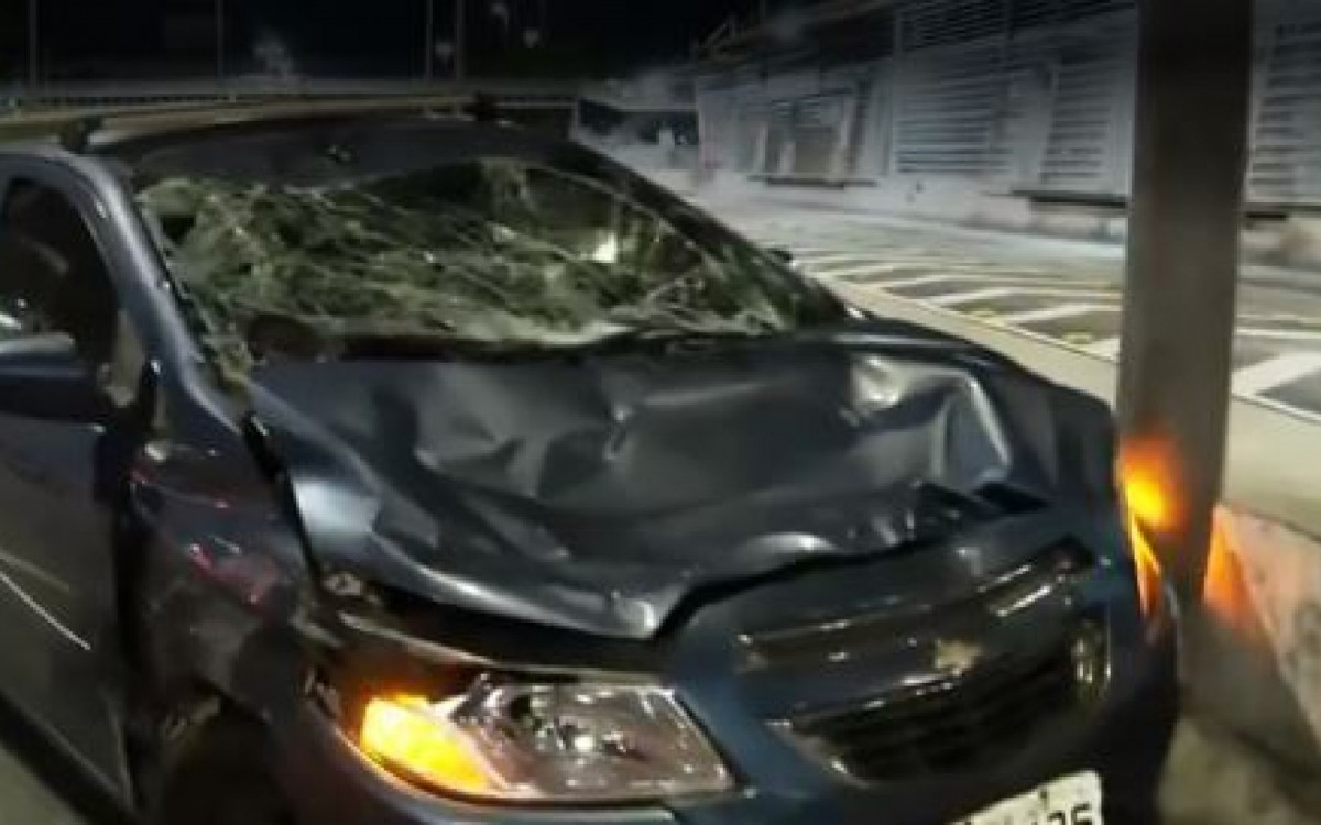 Carro que atropleou PMs na Barra - Reprodu&ccedil;&atilde;o/TV Globo