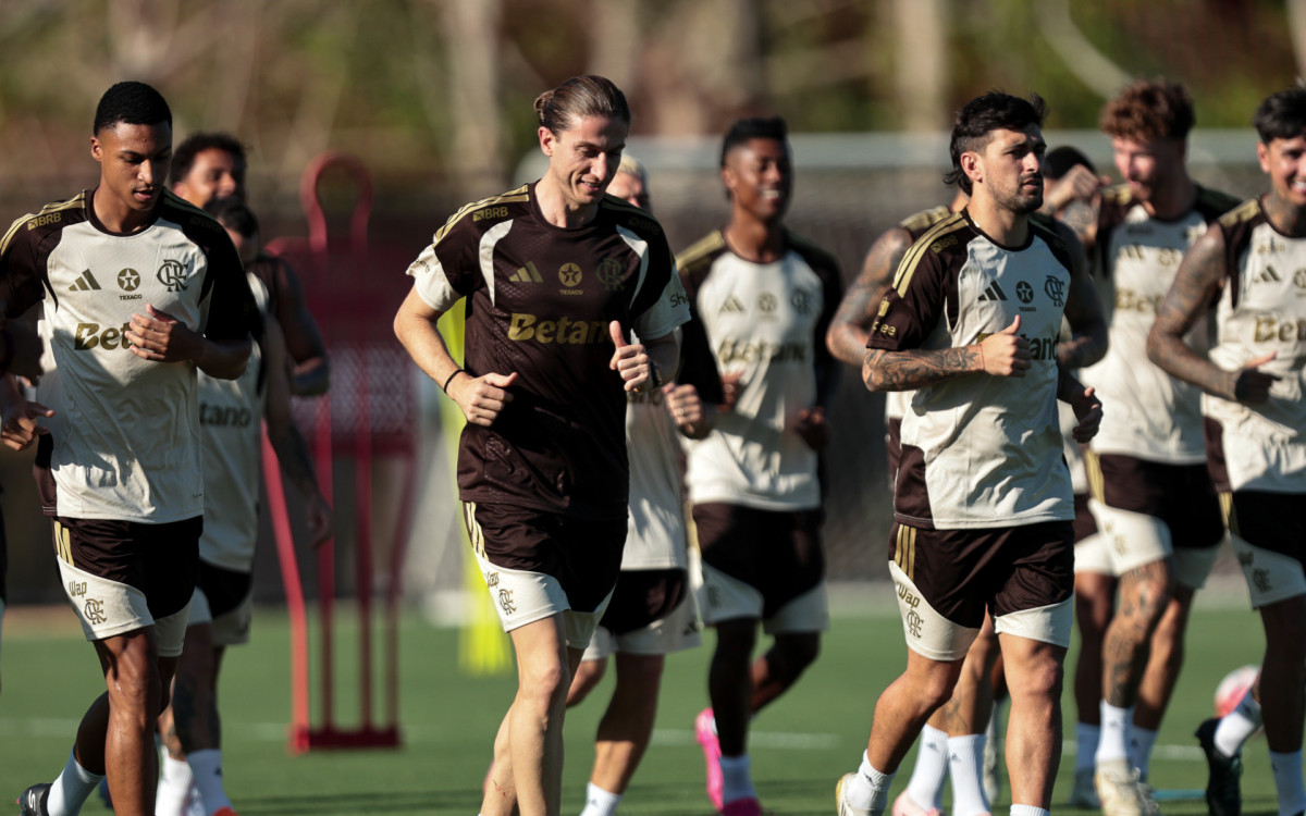 Filipe Luís comanda primeiro treino do Flamengo em 2026