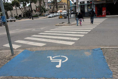 Inclusão que orienta: manual chega a Macaé como ferramenta contra o preconceito