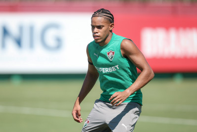 Fluminense encaminha renovação de joia da base