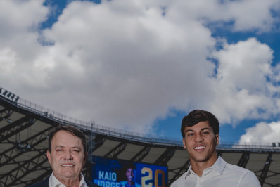 Depois de recusar oferta do Flamengo, Cruzeiro anuncia renovação de Kaio Jorge até 2030