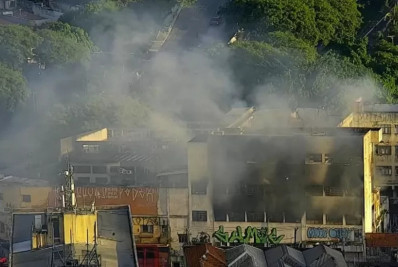 Mãe de bebê que morreu em incêndio é presa em flagrante por abandono de incapaz